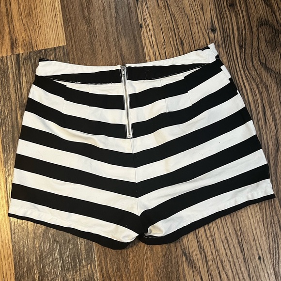 Ellison Womens Striped High-Waisted Shorts Size M. - Picture 2 of 5